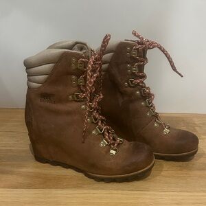 Sorel Women's Brown Leather Lace-Up Wedge Boots with Cream Collar